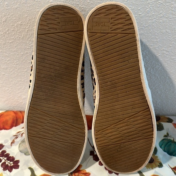 TOMS BIRCH LEOPARD AVALON SLIPON SHOES GUC SZ 8.5 EVERYDAY COMFORT - Picture 5 of 10